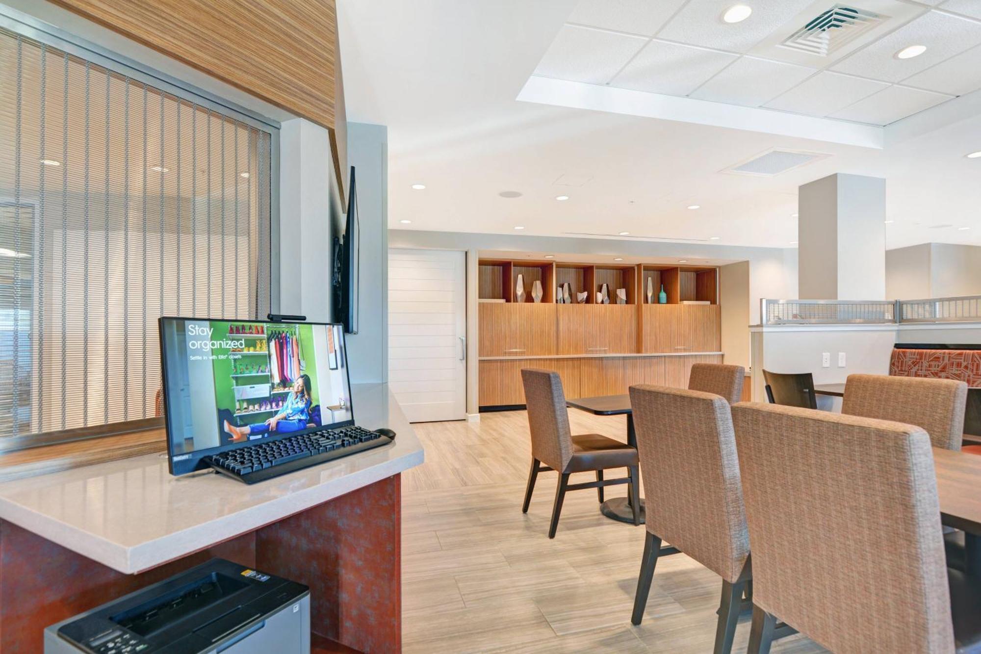 ทาวน์เพลซ สวีท บาย แมริออท แจ็คสัน แอร์พอร์ต / โฟลวูด Hotel ภายนอก รูปภาพ